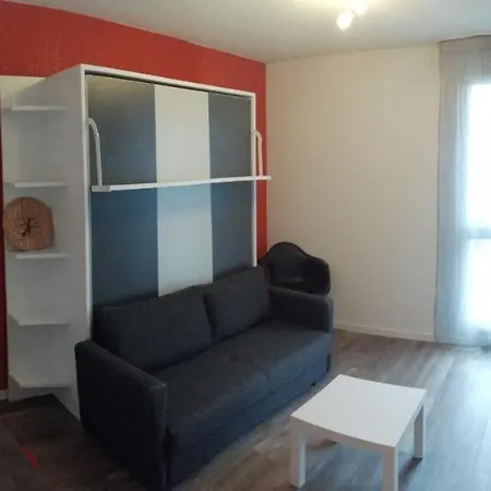 דירה Ete 2022 - Studio Meuble 3 Etoiles Avec Piscine Interieure - Place Parking Prive Comprise פואטייה